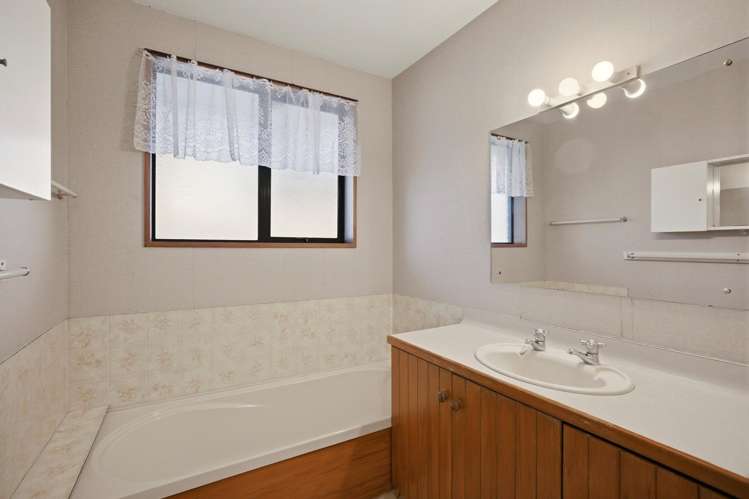 1/84A Withells Road Avonhead_16