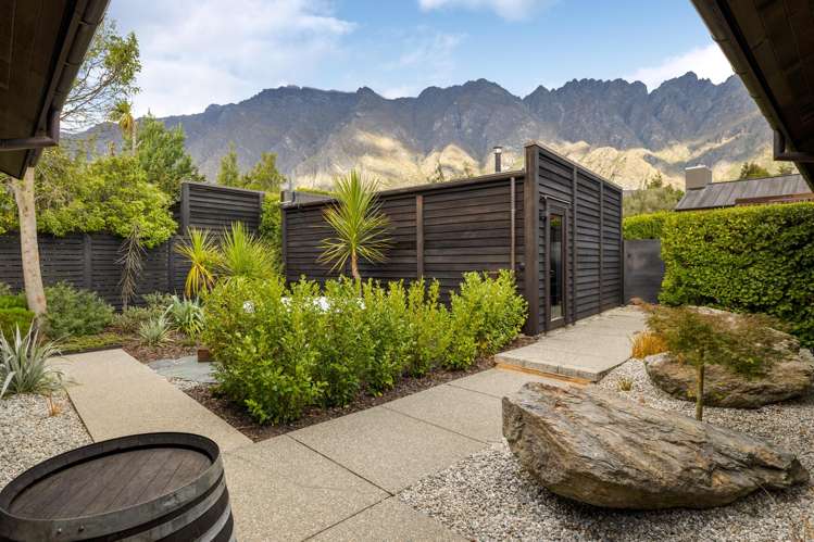 7 Reading Court Jacks Point_25