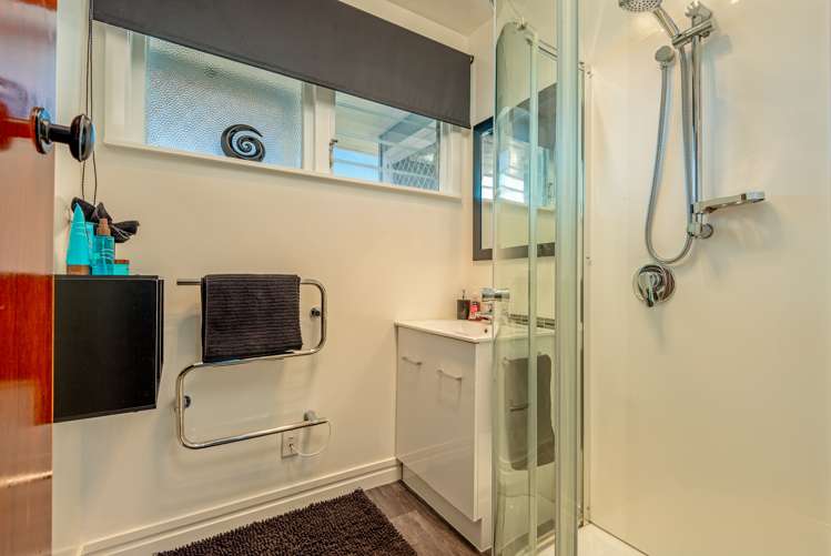 4 Heath Place Awapuni_11