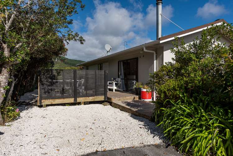 54 Woodhouse Avenue Karori_21