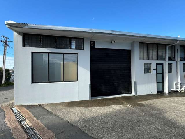 130M² INDUSTRIAL UNIT 