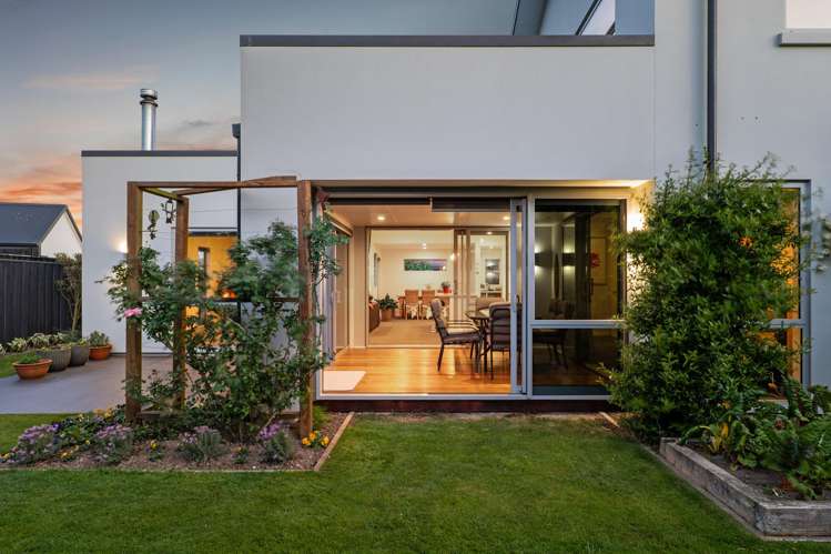 38 Carnaveron Drive Lincoln_11