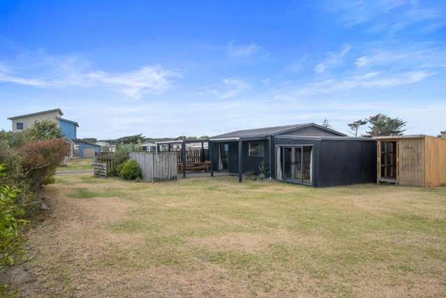 16 Te Kiri Street Himatangi Beach_2