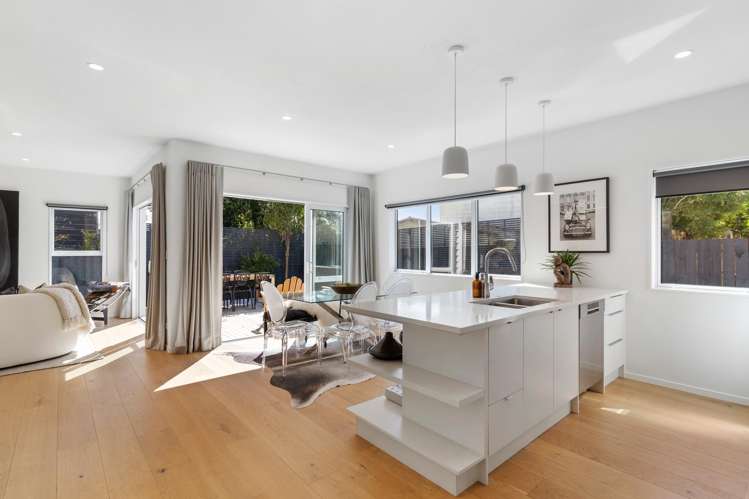 13E Teal Crescent Beach Haven_9