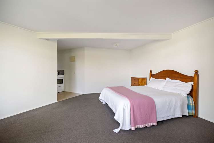 9 Greenstone Place Fernhill/Sunshine Bay_14