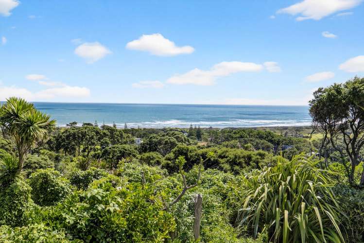 72 Domain Crescent Muriwai Beach_4