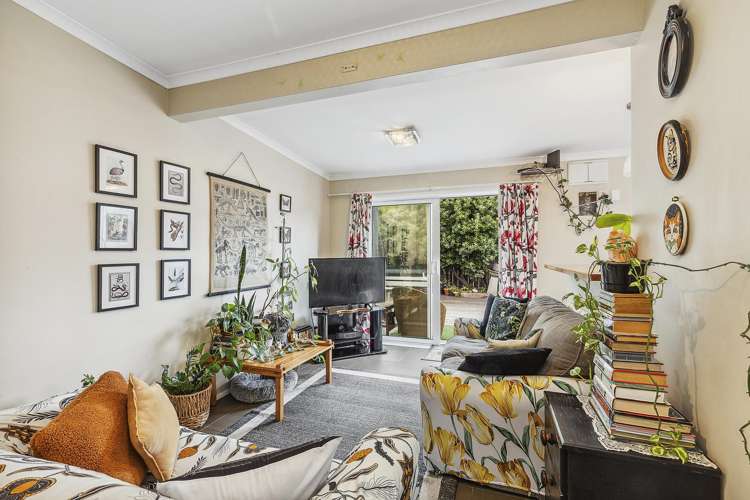 101 Apu Crescent Lyall Bay_16