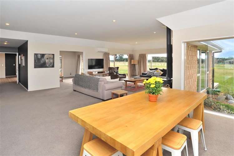 2195 South Eyre Road West Eyreton_4