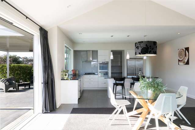 Big Garaging. Modern Living. Ready Now.