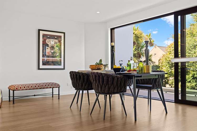 2/11 Carlton Mill Road Merivale_7