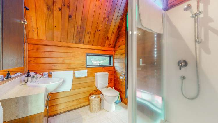 19 Claxton Avenue Pauanui_17