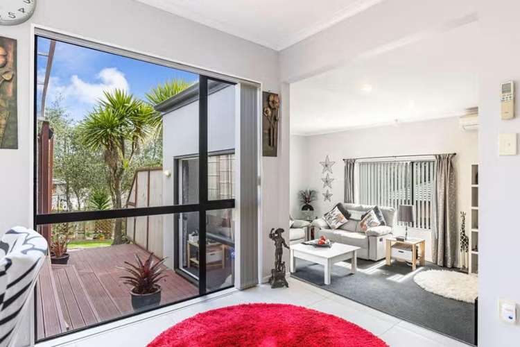 52 Hewlett Road Massey_7