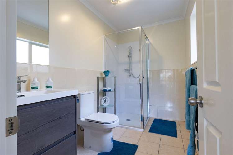 49 Castlefinn Drive Manurewa_9