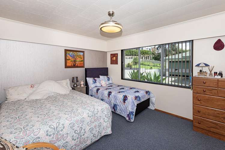 296 Beach Road Onerahi_8