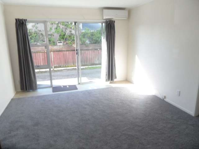 2/11 Cornwall Place Stoke_4