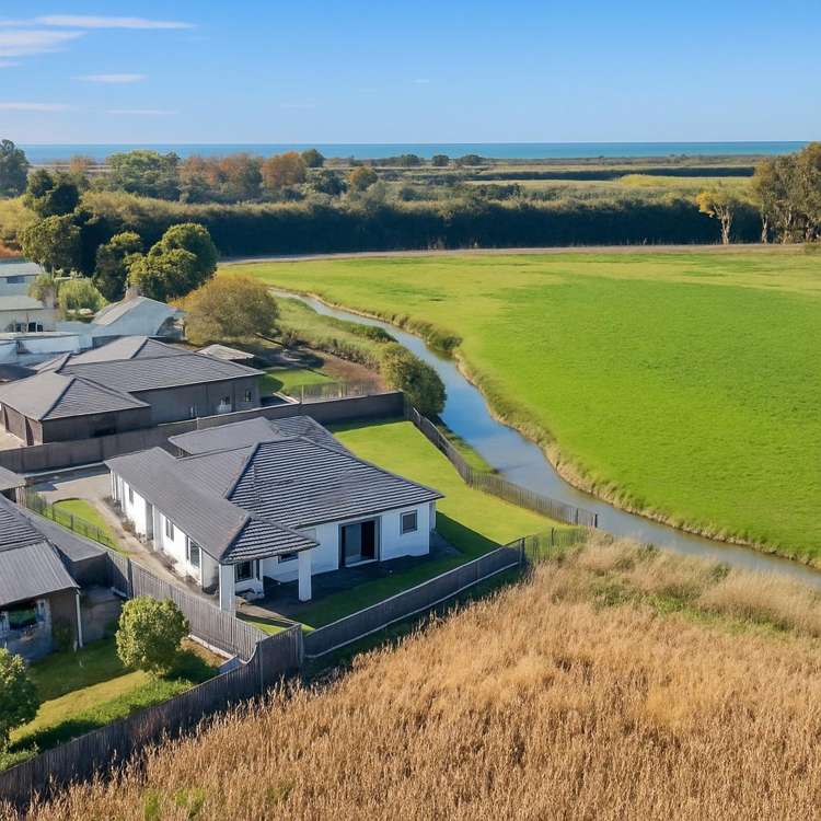 32 Heynes Place Clive_0