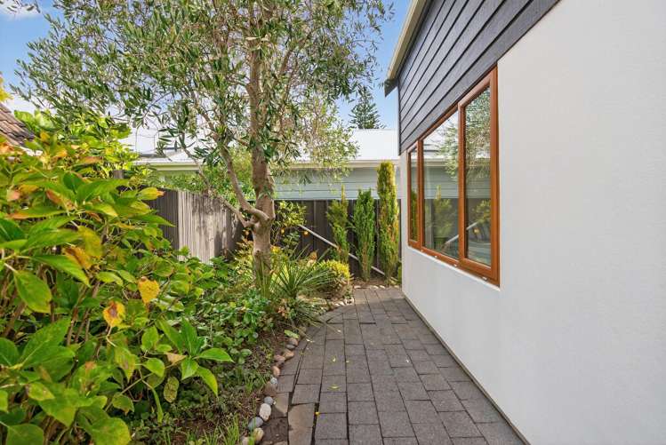 2/130 Muritai Road Eastbourne_18