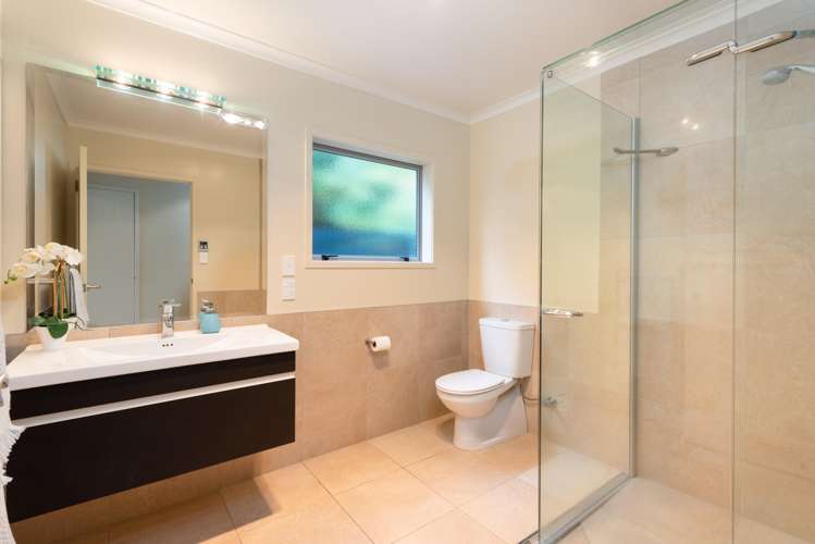 10 Azores Way Welcome Bay_16