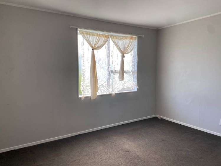1/3 Etherton Drive Manurewa_6