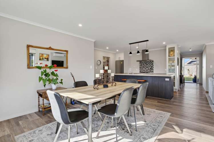 17 Olney Court One Tree Point_14