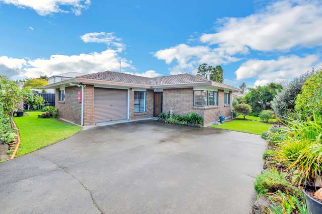 2/51 Beach Road Pahurehure_2