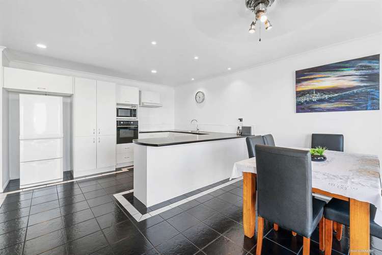 30a Crispe Road Clarks Beach_13