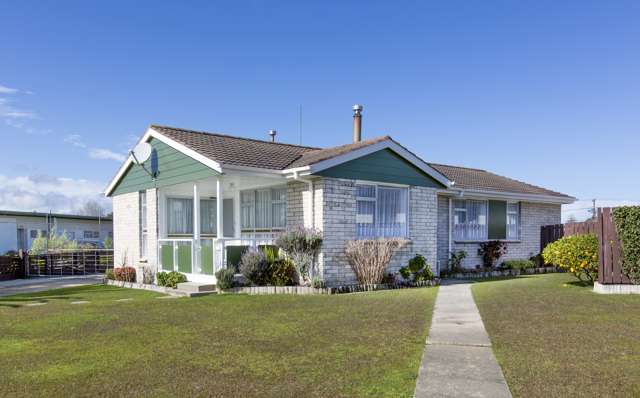 Immaculate Brick and Tile Family Home