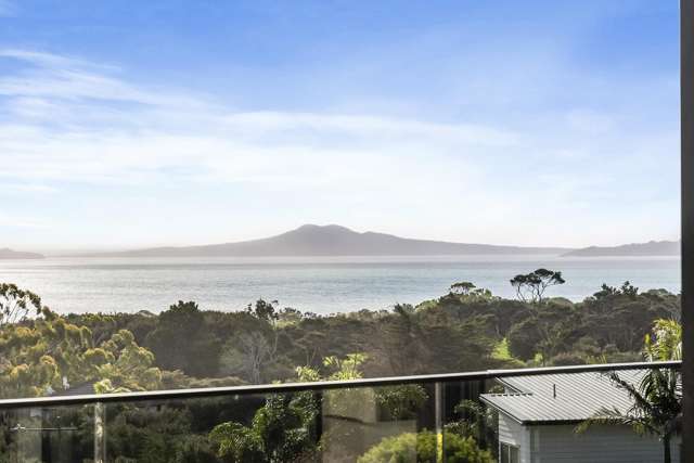 Luxury Coastal Living in Maraetai