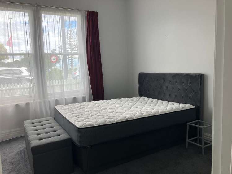 205 Marine Parade Napier South_3