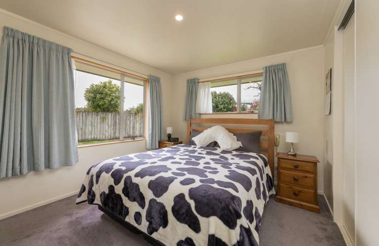 4 Maple Crescent Richmond_16