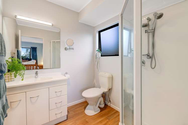 23 Jelas Road Red Beach_21