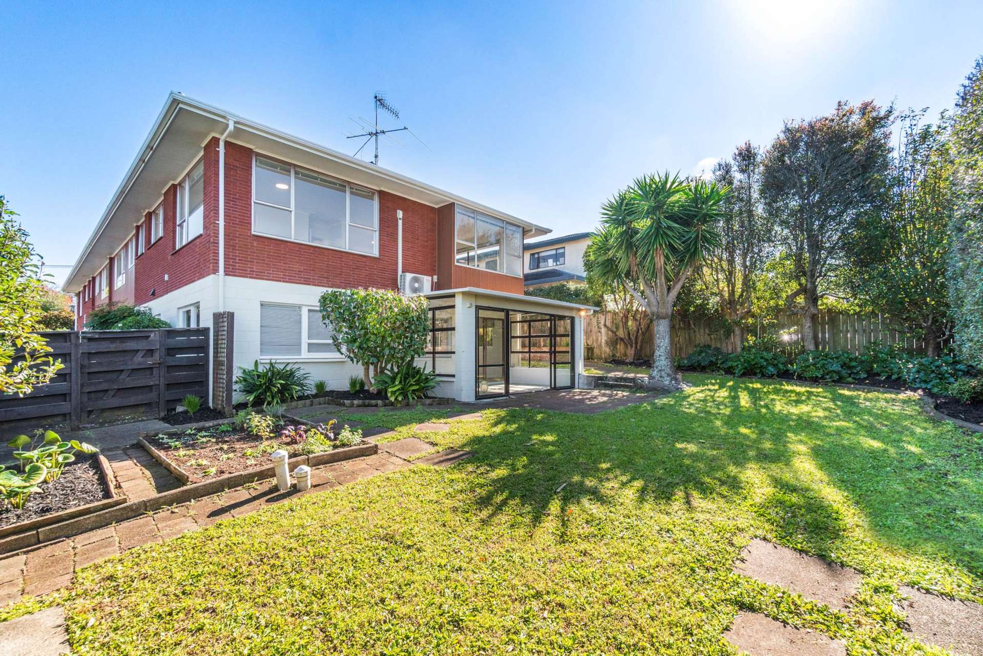 2/30 St Vincent Avenue Remuera_0
