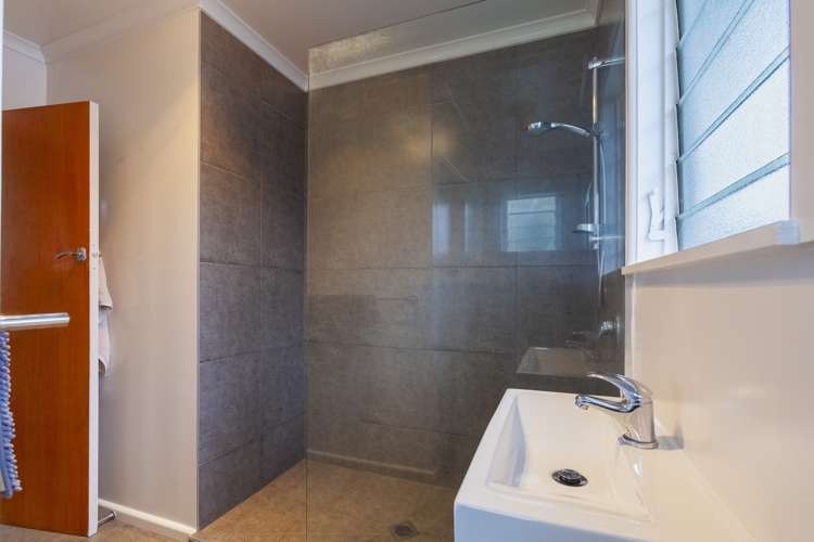 19 Harold Holt Avenue Onekawa_12