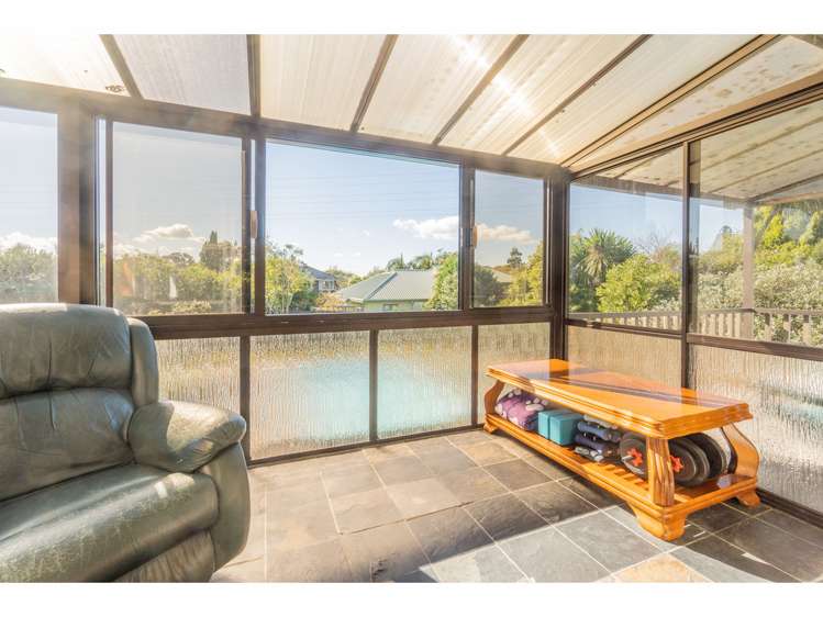 18 Wakeling Avenue Te Atatu South_15