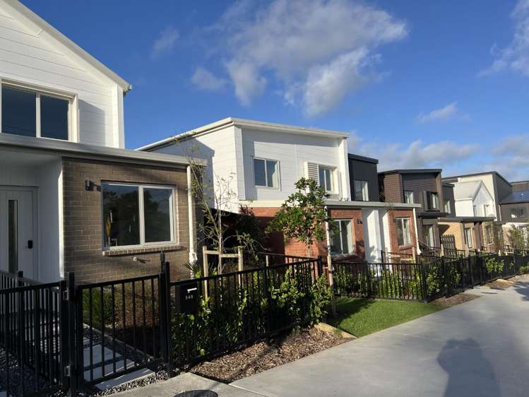 357 Glengarry Road Glen Eden_11