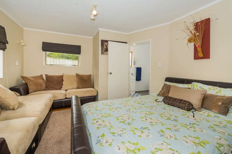 34 Eversleigh Road Belmont_19