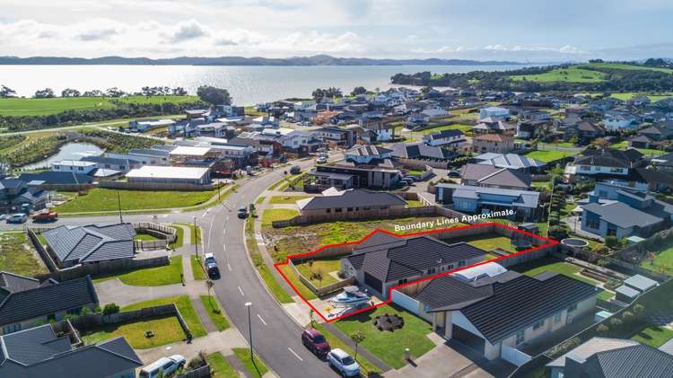 65 Intrepid Crescent Beachlands_19