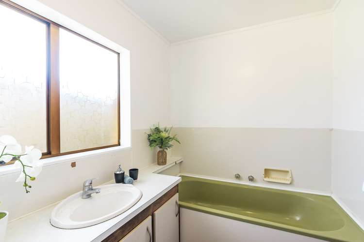 17 Edgewater Parade Waiuku_10