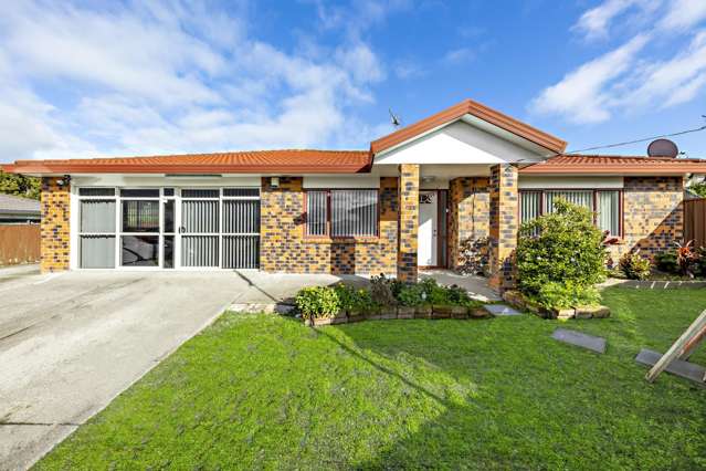 62 Robert Ross Place Clendon Park_1