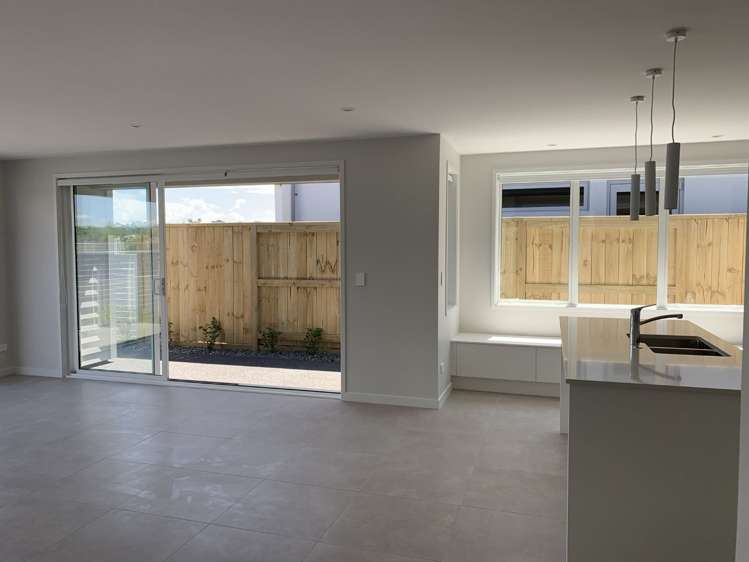 45 Saint Pauls Drive Brookfield_12