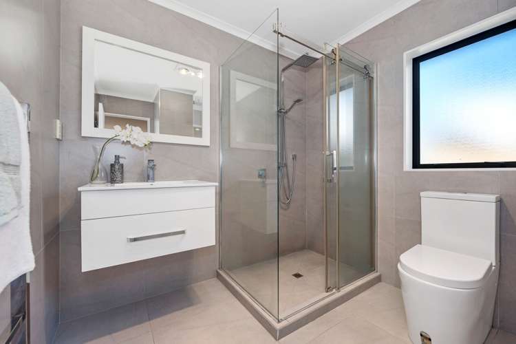 7 Duntrune Road Flat Bush_22