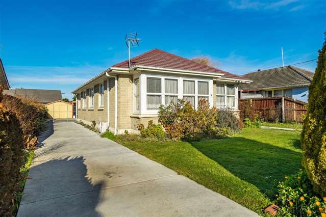 8 Carisbrooke Street Aranui_1