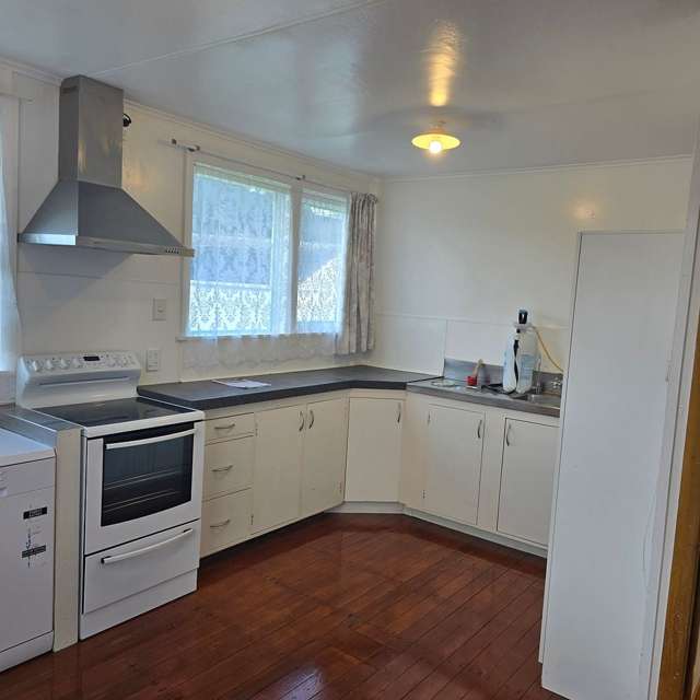 Vey cheap heating, new carpets, varnished floors