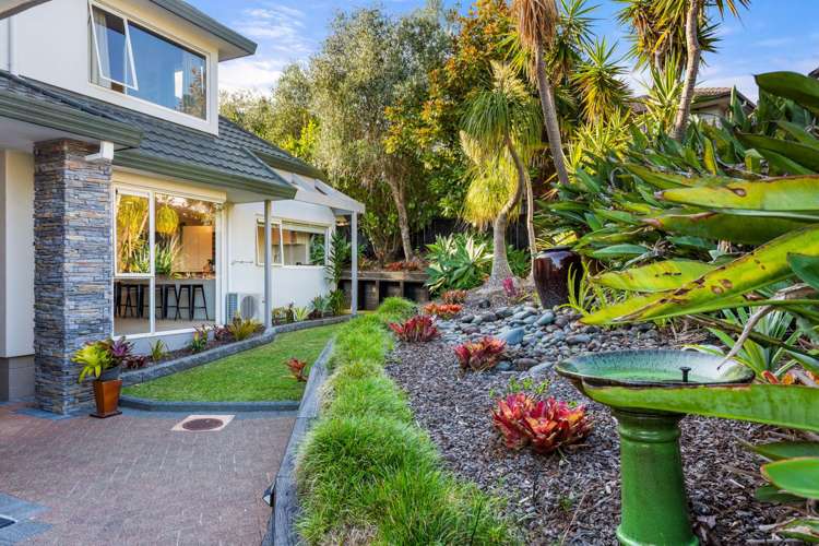 22 Reflection Drive_3