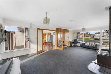 4247 Great North Road_4