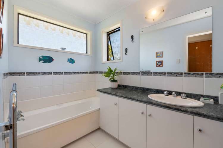 105 Weatherly Road Torbay_16