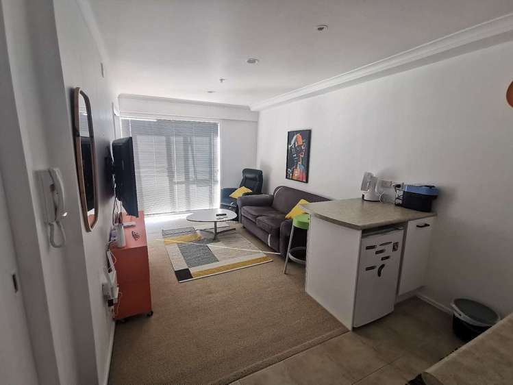 9D/18 Ronwood Avenue Manukau_1
