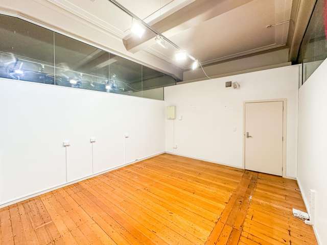 Retail 3/10 Victoria Road Devonport_3