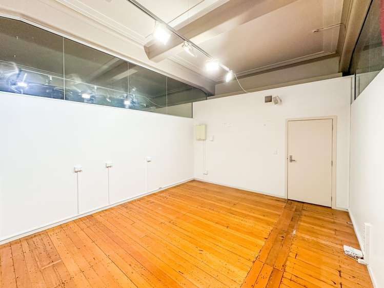 Retail 3/10 Victoria Road Devonport_3