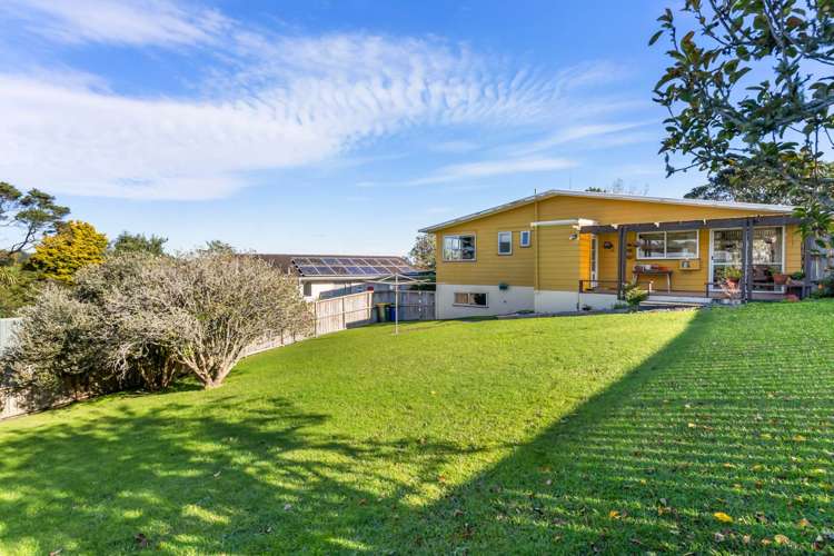 40 Easton Park Parade Glenfield_1